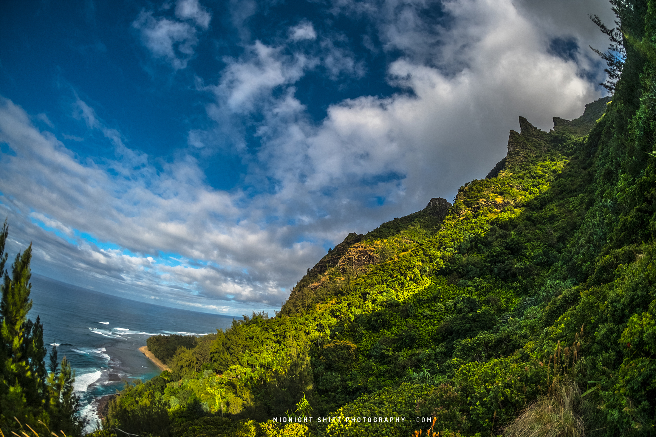 The Nā Pali Coast as seen from the Kalalau Trail on the island of Kauai, Hawaii.